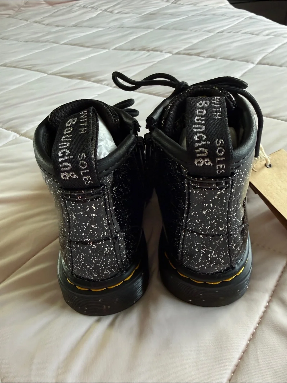 NWT NIB Dr. Martens Black Cosmic Glitter Lace-Up Girls' Boots BRAND NEW size 5